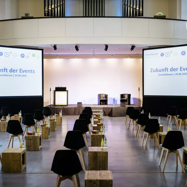Im Umweltforum nahe dem Alexanderplatz können 80 Gäste mit Abstand im Saal sitzen.