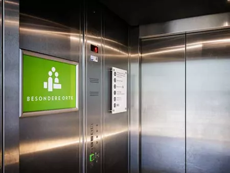 Sign i9n the Elevator